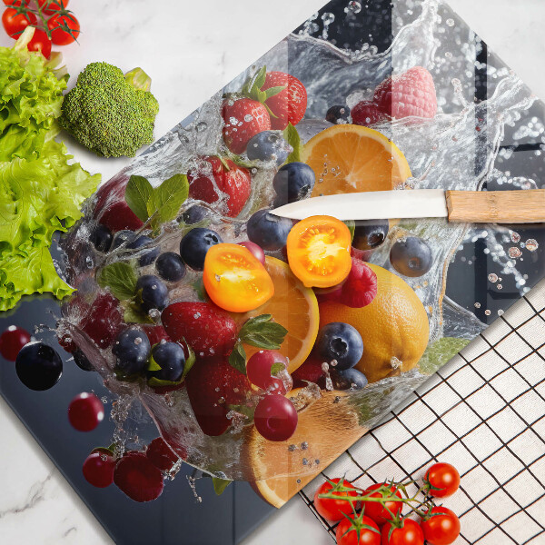 Chopping board glass Fruit in water