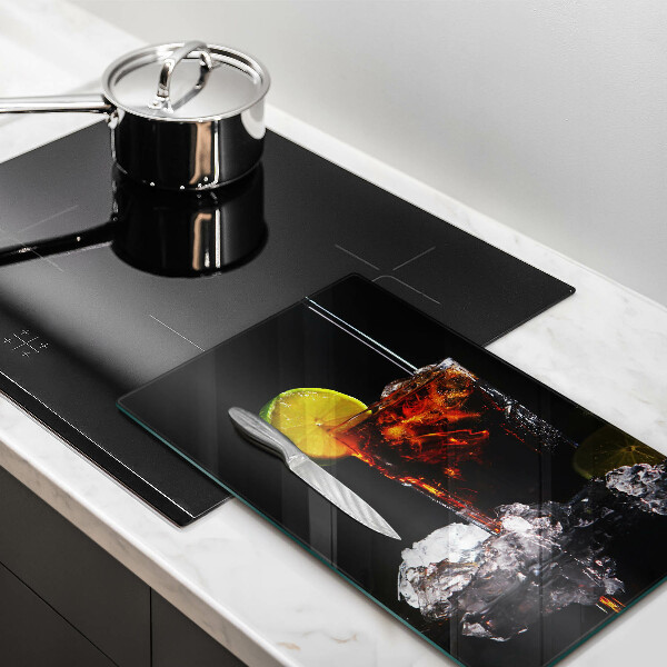 Chopping board glass An earthly drink with ice
