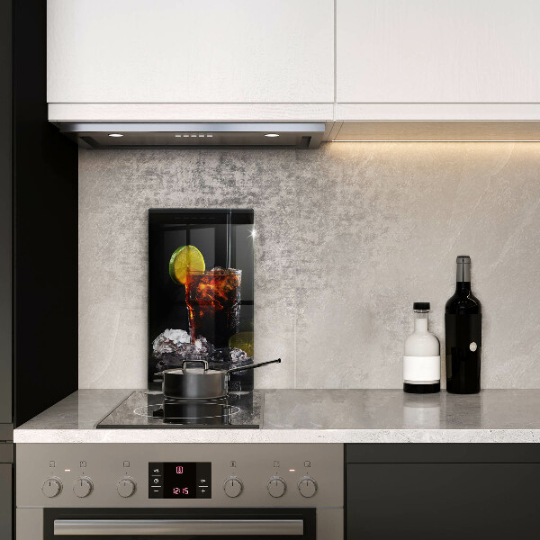 Chopping board glass An earthly drink with ice