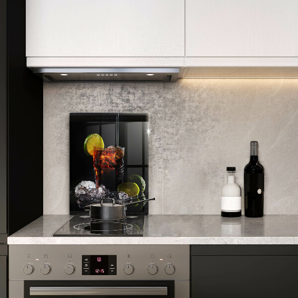 Chopping board glass An earthly drink with ice