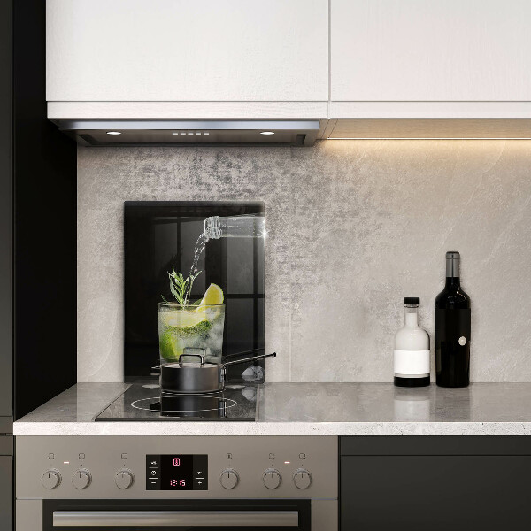 Chopping board glass A glass of water