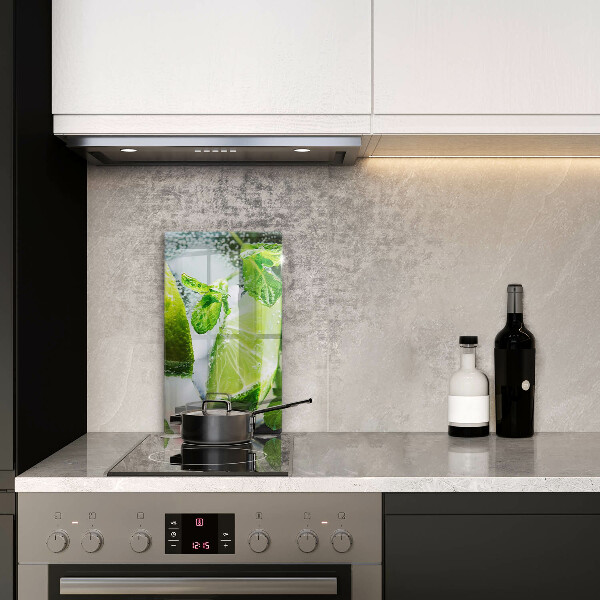 Chopping board glass Water with lime and ice