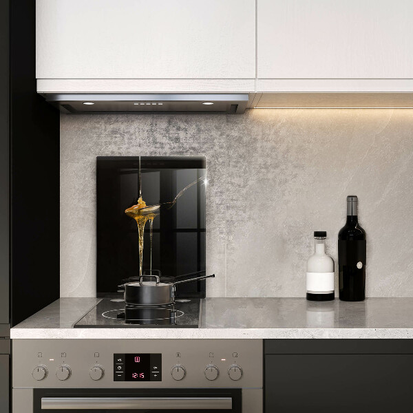 Chopping board glass A teaspoon of honey