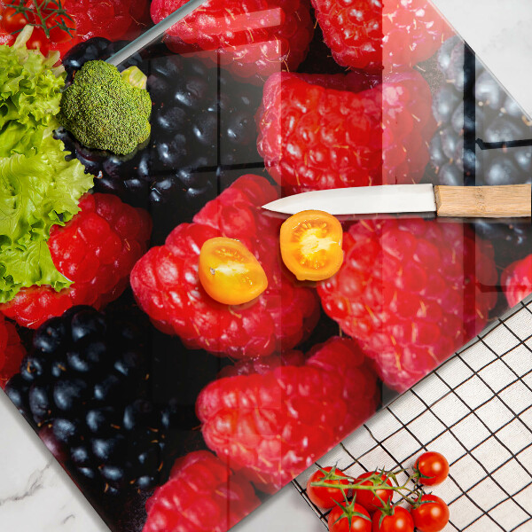 Chopping board Raspberries and blackberries