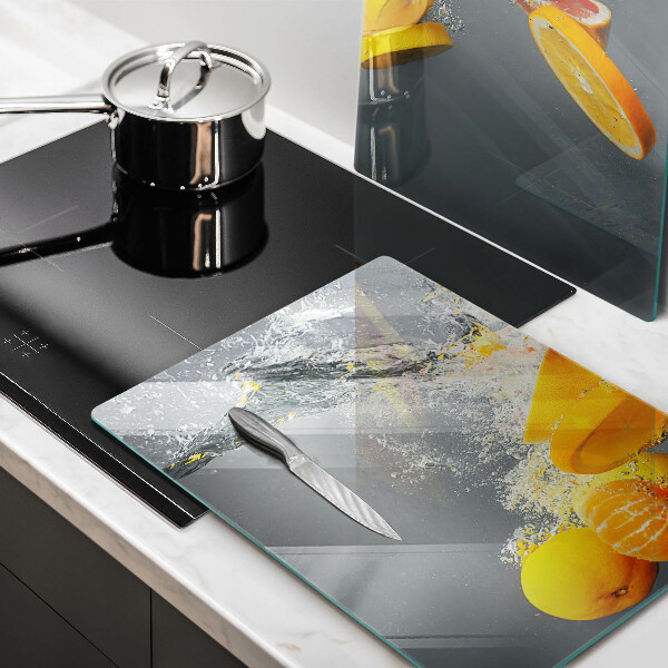 Chopping board Lemons in water