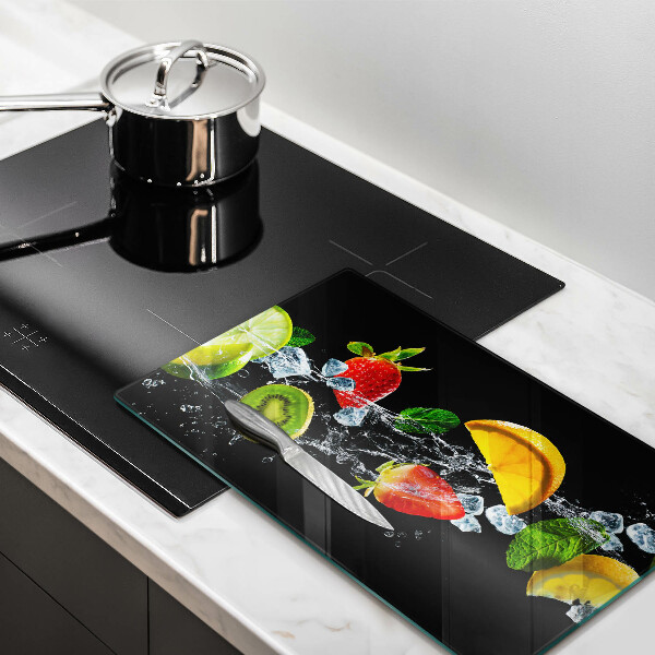 Chopping board Fruits in water