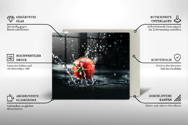 Chopping board Tomato in water