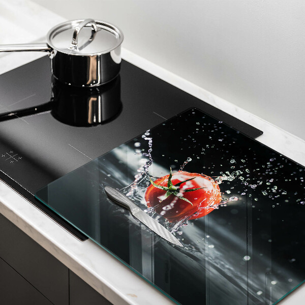 Chopping board Tomato in water