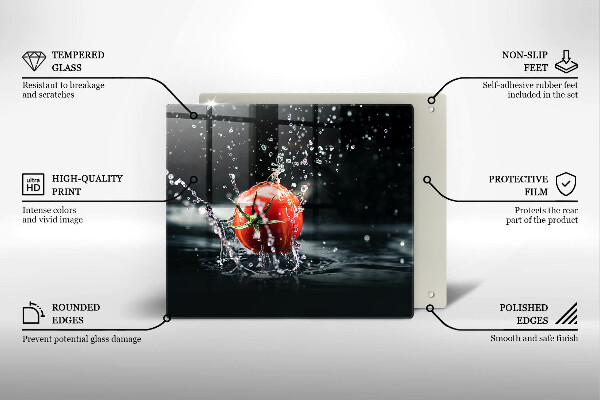 Chopping board Tomato in water