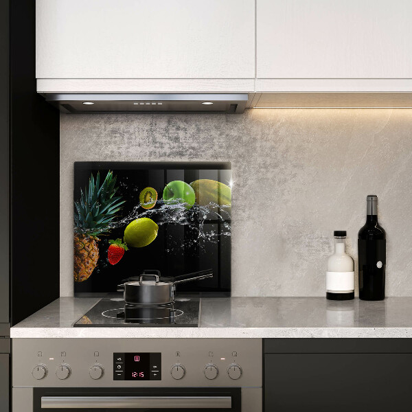 Chopping board Fruits in water