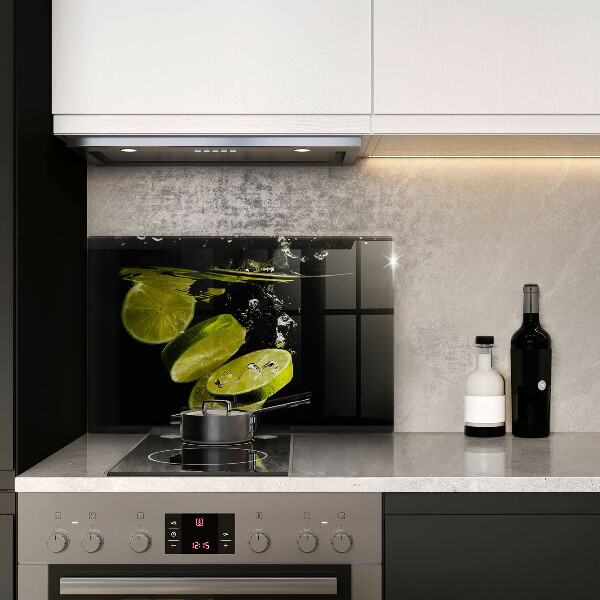 Chopping board glass Lime in water