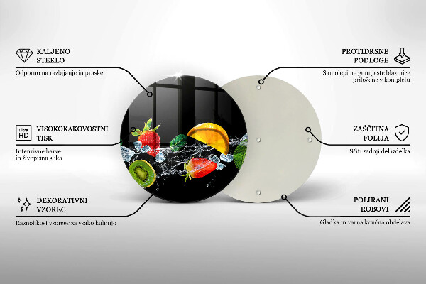Chopping board Fruits in water