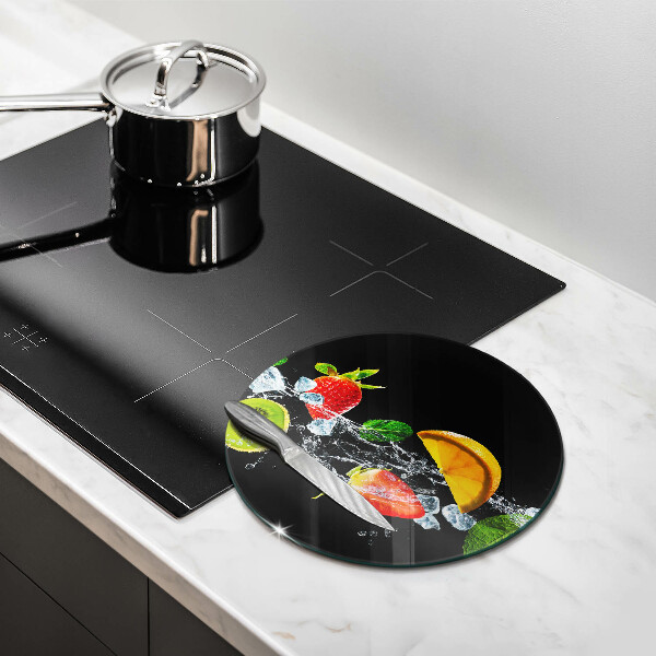 Chopping board Fruits in water