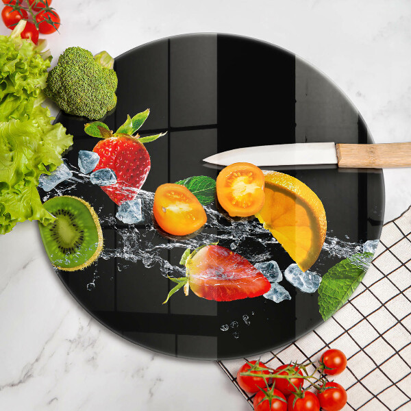 Chopping board Fruits in water