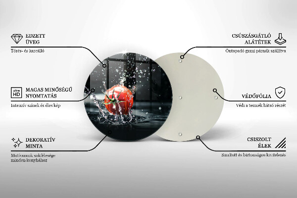 Chopping board Tomato in water