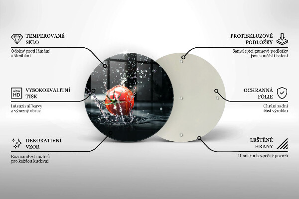 Chopping board Tomato in water