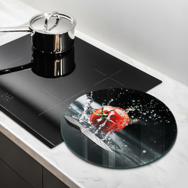 Chopping board Tomato in water