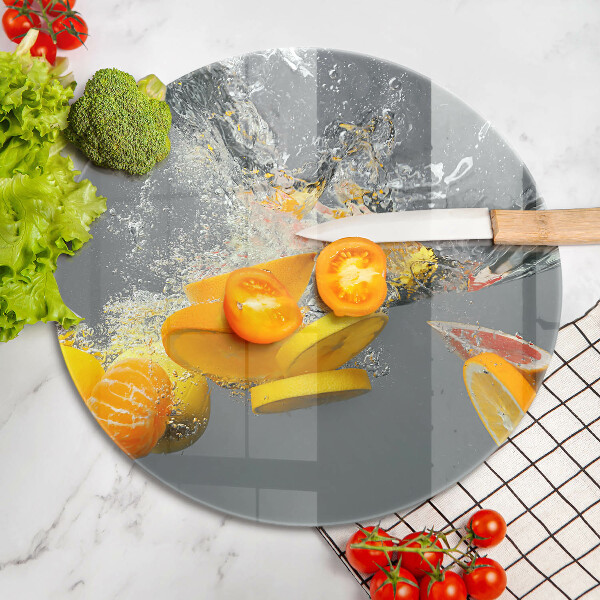 Chopping board Lemons in water
