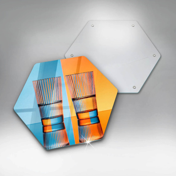 Chopping board Two glasses of water