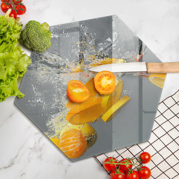Chopping board Lemons in water