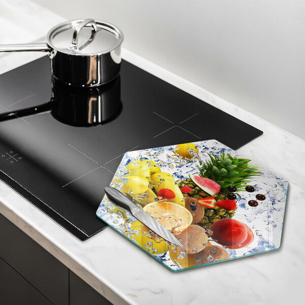 Chopping board Juicy fruit and water