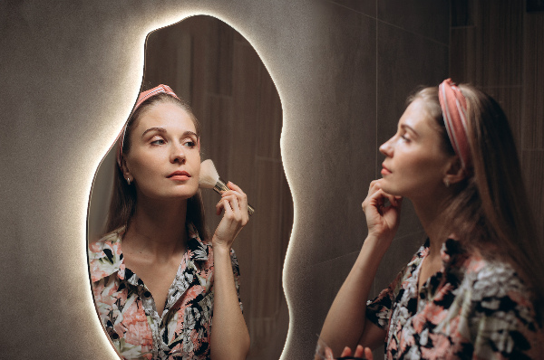 Organic shape led backlit mirror 45x90 cm