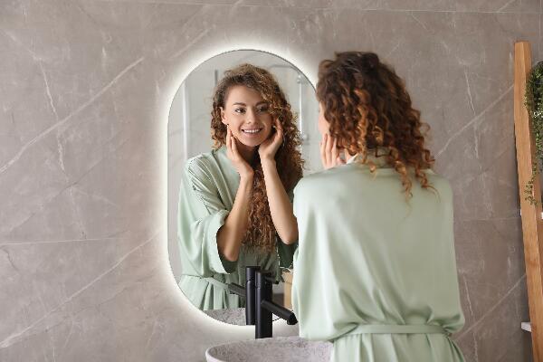 Pill shaped led mirror 52x90 cm