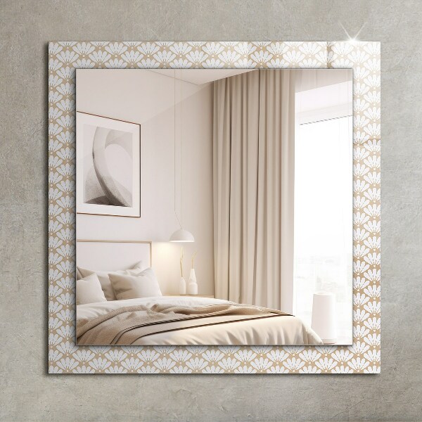 Printed mirror Flower with geometric pattern