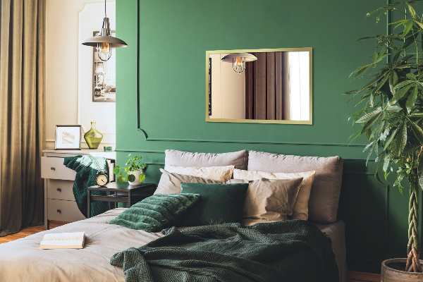 Rectangular mirror with gold frame 80x60 cm