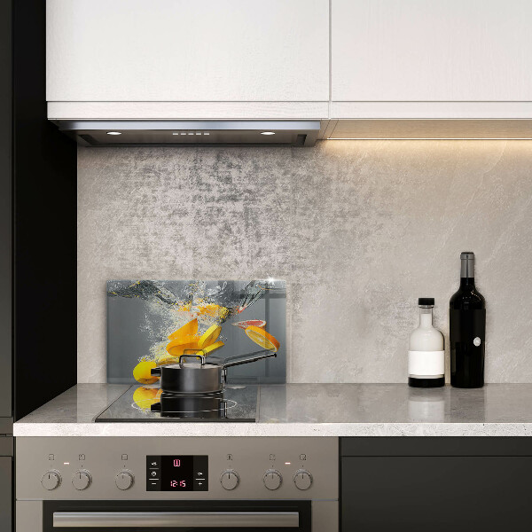 Kitchen worktop saver Lemons in water