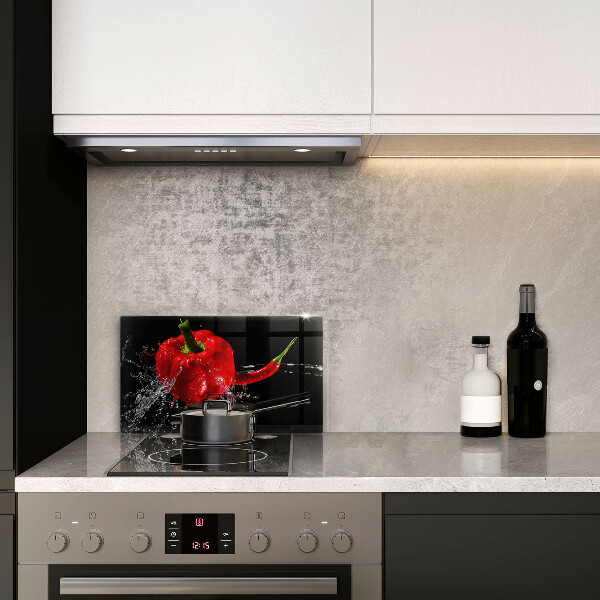 Worktop saver Red peppers in water