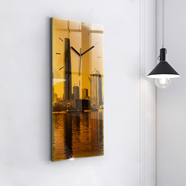 Vertical wall clock Zhujiang River