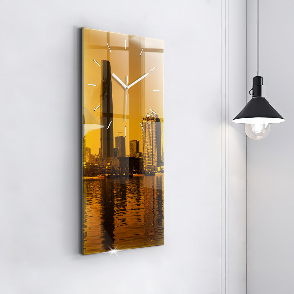 Vertical wall clock Zhujiang River