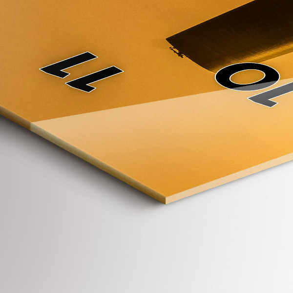 Vertical wall clock Zhujiang River