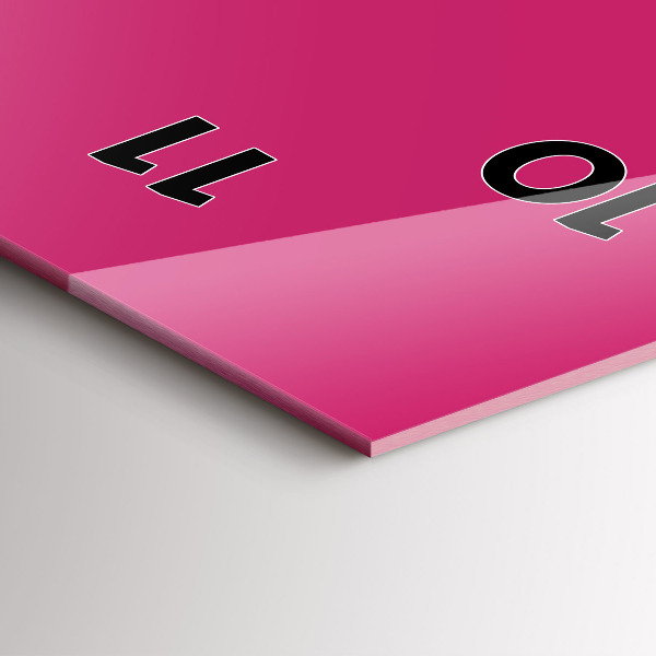 Vertical wall clock Color strong pink