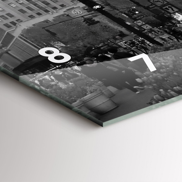 Horizontal wall clock Manhattan and Taxis