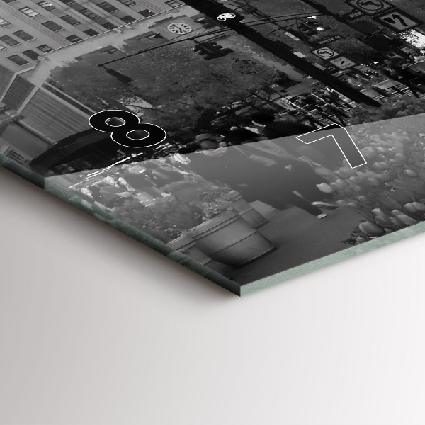 Horizontal wall clock Manhattan and Taxis