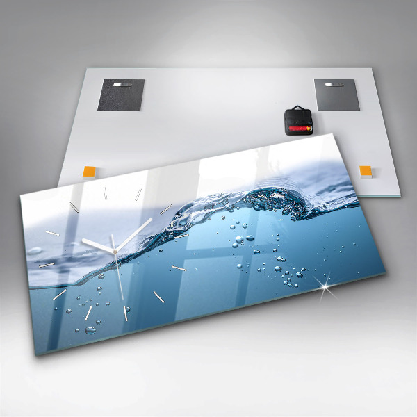 Horizontal wall clock Close-up of water