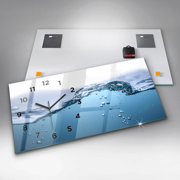 Horizontal wall clock Close-up of water