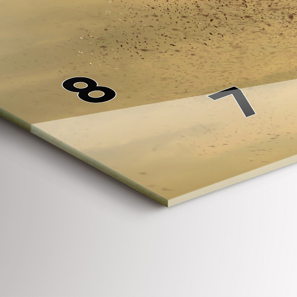 Horizontal wall clock Woman in figure