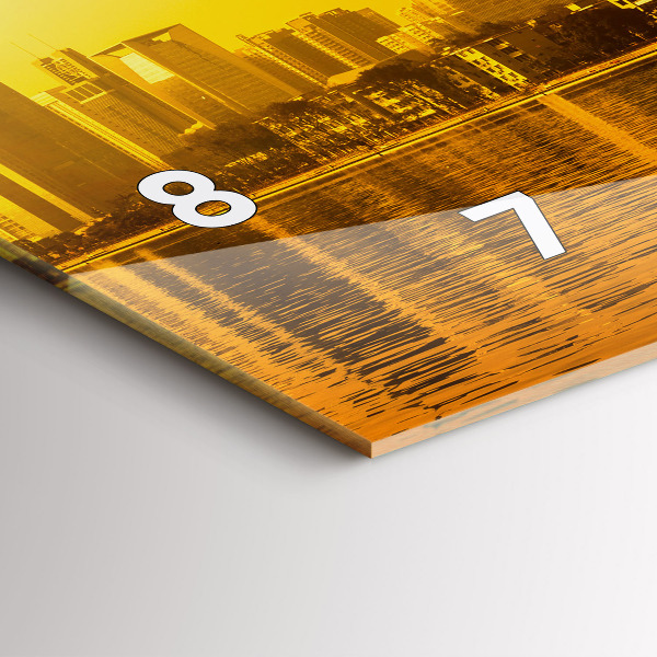 Horizontal wall clock Zhujiang River China