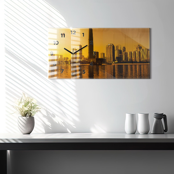 Horizontal wall clock Zhujiang River China