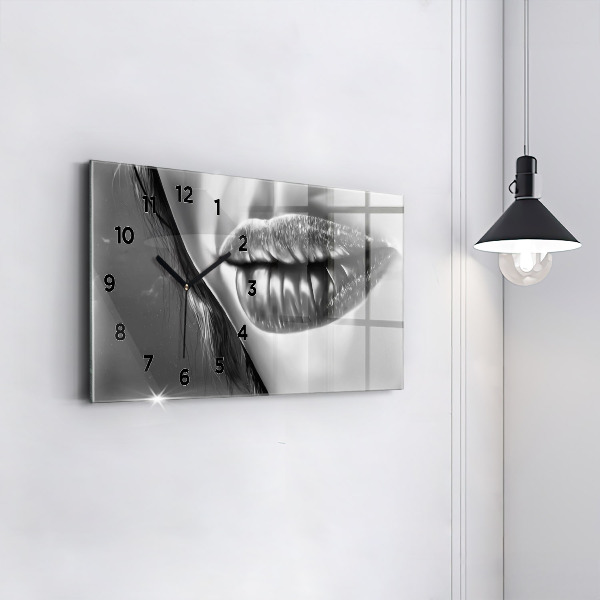 Horizontal wall clock Woman's lips