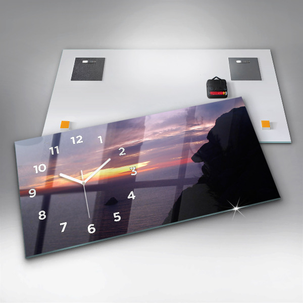 Horizontal wall clock Stone head