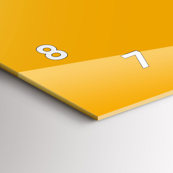 Horizontal wall clock Color golden yellow