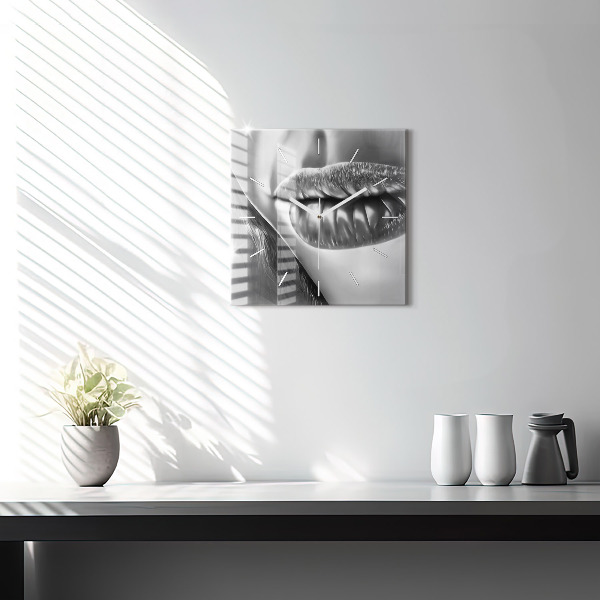 Square wall clock Woman's lips