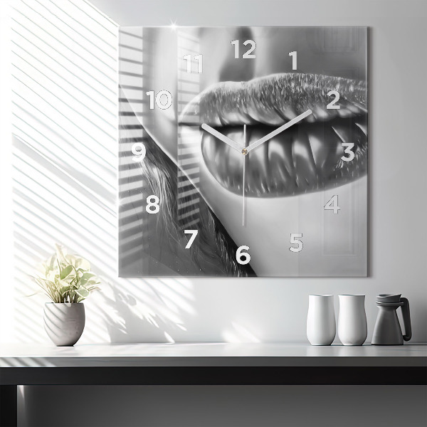 Square wall clock Woman's lips