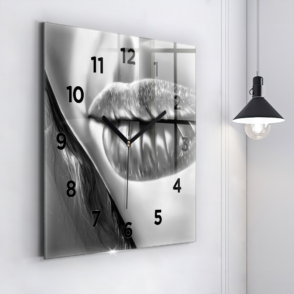 Square wall clock Woman's lips