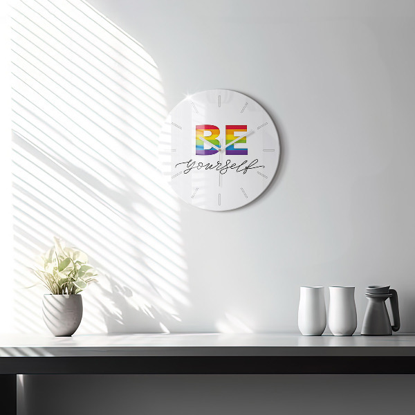 Round glass wall clock The inscription Be yourself